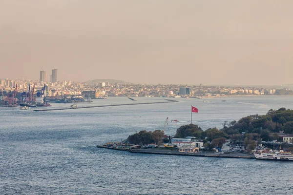 Το ηλιοβασίλεμα από τον Πύργο του Γαλατά στον Κεράτιο κόλπο, Κωνσταντινούπολη, Τουρκία. — Φωτογραφία Αρχείου