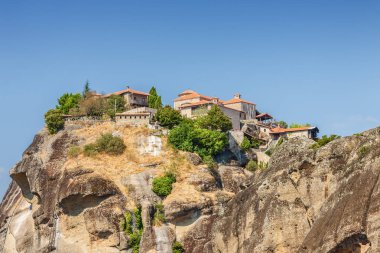 Güneşli görünümü Meteora, Yunanistan.