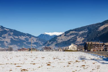 Güneşli Köyü Mayrhofen Zillertal Vadisi, Tirol, a bakışta