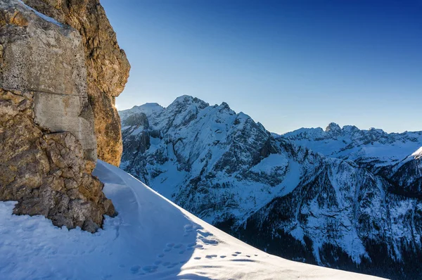 มุมมองตอนเช้าของ Dolomites ที่หุบเขา Belvedere ใกล้ Canaentino ของ Val di Fassa ภูมิภาค Trentino-Alto-Adige, อิตาลี . — ภาพถ่ายสต็อก