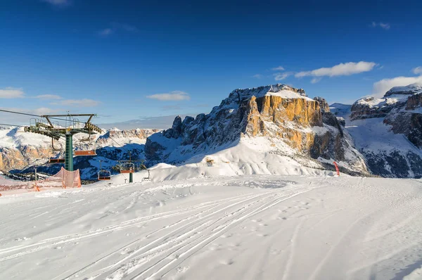 Blick auf die Dolomiten am Morgen vom Belvedere-Tal bei Canazei im Val di Fassa, Trentino-Alto-adige, Italien. — Stockfoto