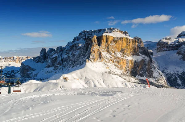 Reggel nézet Dolomitok Belvedere-völgy közelében Canazei a Val di Fassa, Trentino-Alto-Adige region, Olaszország. — Stock Fotó