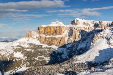 Dolomites Belvedere Valley Val di Fassa, Trentino-Alto-Adige bölgesi, İtalya Canazei yakınındaki görünümünü sabah.