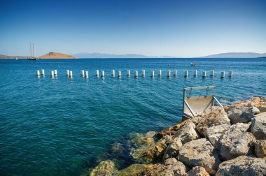 Bodrum, Muğla, Türkiye yakın Ortakent, teknelerin güneşli görünümü.