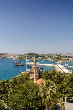 Güneşli Limanı üzerinden Castle of St. Peter, Bodrum, Muğla ilinin görünümünü.
