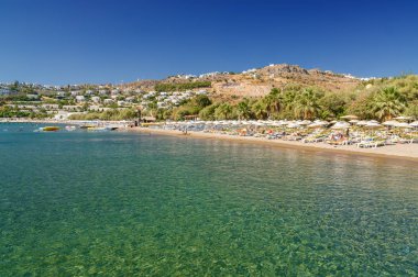 Güneşli görünümünü Ortakent yakınındaki Bodrum, Muğla, Türkiye.