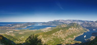 Lovcen Ulusal Parkı Dinari 'nin güneşli sabah manzarası