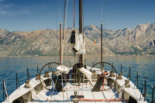 Vista Manhã Ensolarada Baía Kotor Perto Aldeia Dobrota Montenegro — Fotografia de Stock