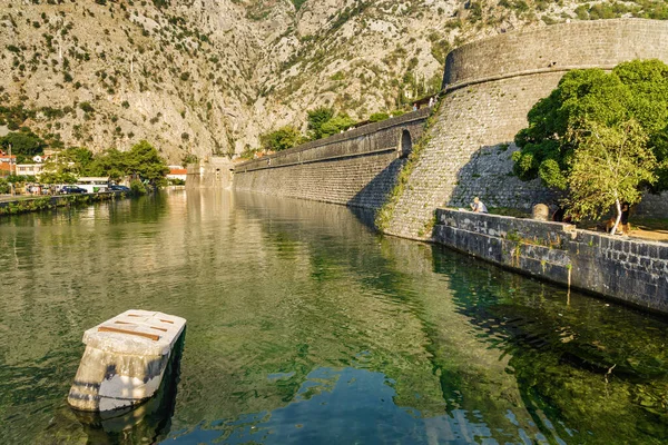 Antigua Fortaleza Kotor Montenegro —  Fotos de Stock