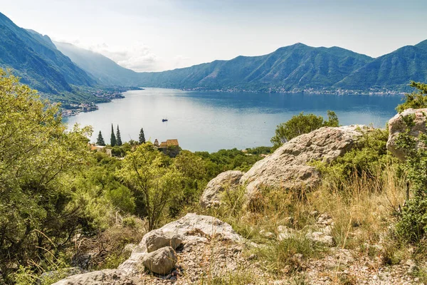 Zonnig Uitzicht Boka Kotor Bay Bij Risan Montenegro Europa — Stockfoto