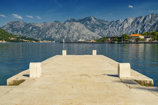 Słoneczny Poranek Panoramiczny Widok Zatokę Kotor Pobliżu Starego Miasta Czarnogóra — Zdjęcie stockowe