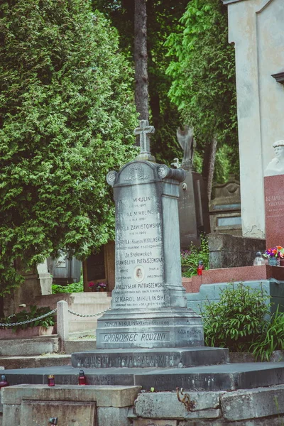 Pohled do památek a architektury podrobnosti o Lyčakivskému hřbitov, Lvov, Ukrajina, Evropa — Stock fotografie