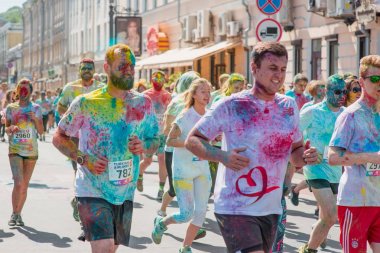 Maraton Colorrun Kiev 2017, Ukrayna nın çekimleri raporlama. 04 Haziran 2017.