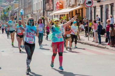 Maraton Colorrun Kiev 2017, Ukrayna nın çekimleri raporlama. 04 Haziran 2017.