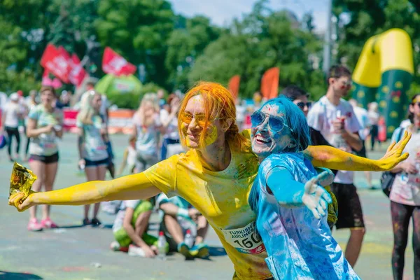 Rapportage schietpartijen van marathon Colorrun Kiev 2017, Oekraïne. 04 juni 2017. — Stockfoto