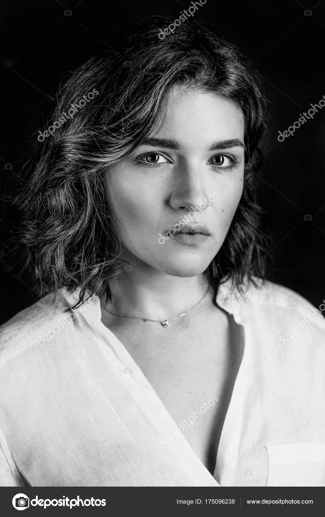 Black White Portraite Young Beautiful Sad Woman Actress Short