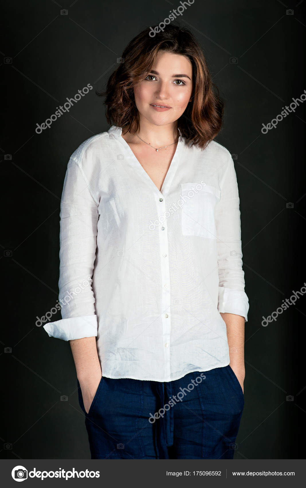 Portraite Young Beautiful Smiling Woman Actress Short Brown Hair