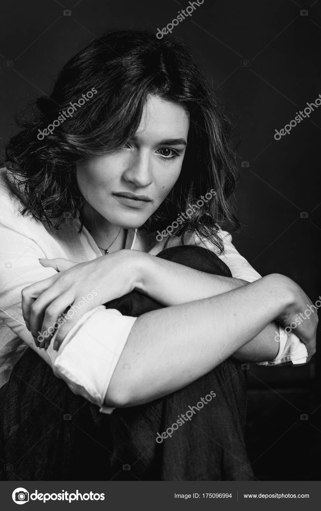Black White Portraite Young Beautiful Sad Woman Actress Short