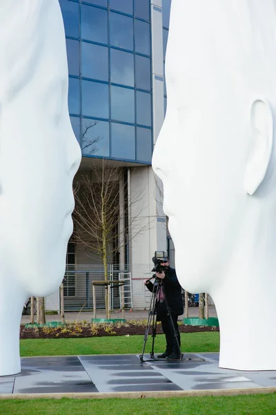 Monumento Arte Moderno Grandes Cabezas Blancas Centro Leeuwarden Frisia Países —  Fotos de Stock