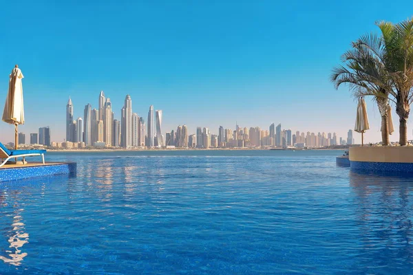 Stadtbild Des Modernen Dubai Yachthafens Mit Spiegelung Wasser — Stockfoto
