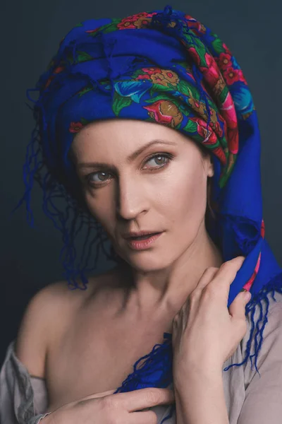 Ritratto Donna Ucraina Abiti Popolari Nazionali Tradizionali — Foto Stock