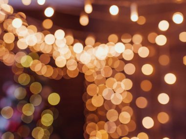  Bokeh 'li çelenk sarısı parlak ışıklar