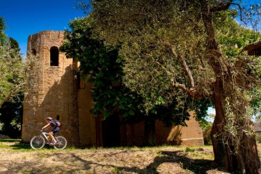 Val d'Orcia, Siena, Toskana, İtalya - gezi dağ bisikleti