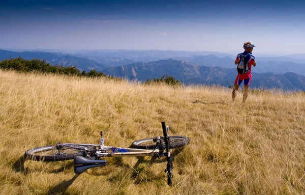 Гірський велосипед екскурсія у Casentino Національний парк, Тоскана — стокове фото