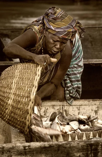 Mopti, mali, afrika - der Hafen der Stadt, in der sie sich mit dem Meer verbindet — Stockfoto