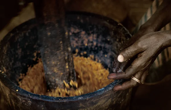 Malí, África Occidental Aldeas Dogon casas de barro, Peul y Fulani p — Foto de Stock