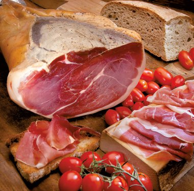 Jambon tatlı İtalyan ve Tuscan ekmek 