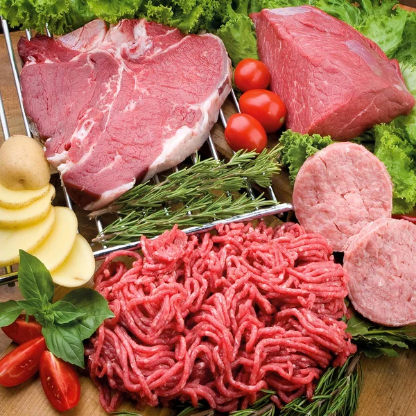 Яловичина, мелене м'ясо, гамбургер — стокове фото