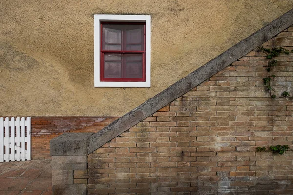 Bolgheri, Leghorn - Windows in San Guido, Tuscany, Italy — Stock Photo, Image