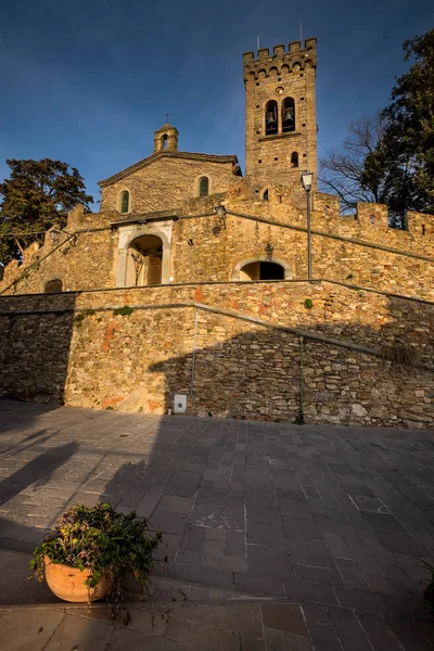 Castagneto Carducci, Leghorn, Itálie - Gherardesca hrad — Stock fotografie