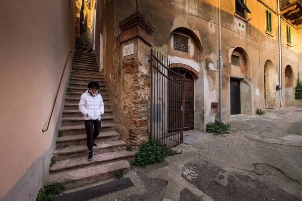 Castagneto Carducci, Livorno, İtalya - Scala Santa, tipik Ortaçağ sokaklarında tarihi merkezi
