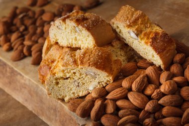 Tatlı bisküvi cantuccini badem ile