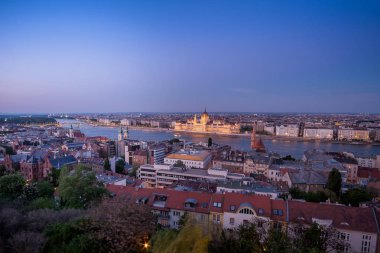 Budapeşte Macaristan'ın başkenti tarafından Tuna nehri geçti.