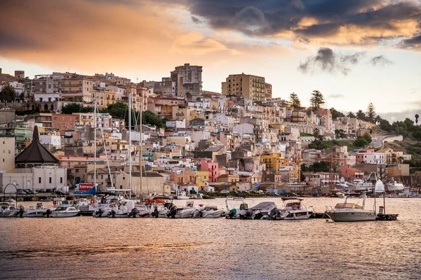 Sciacca, İtalya - 18 Ekim 2009: panoramik kıyı şeridi Sciacca otelleri
