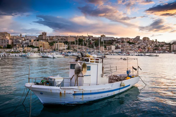 Sciacca, İtalya - 18 Ekim 2009: panoramik kıyı şeridi Sciacca otelleri