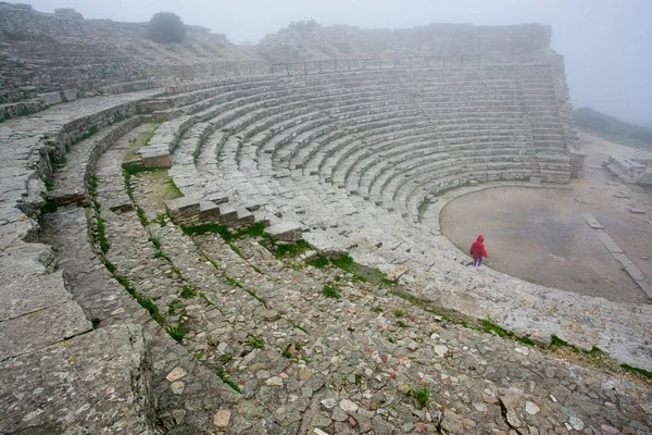 Segesta grekisk Theatre, historiska landmärke i Sicilien, Italien — Stockfoto