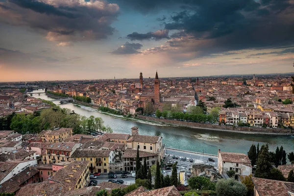 Verona Italia - Paisaje urbano de Verona, Veneto — Foto de Stock