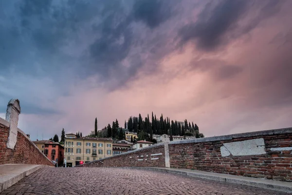 Verona Italia - Paisaje urbano de Verona, Veneto —  Fotos de Stock