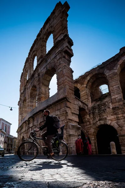 Verona, İtalya - 04 Nisan 2017: Arena, Cityscape Verona, Veneto — Stok fotoğraf