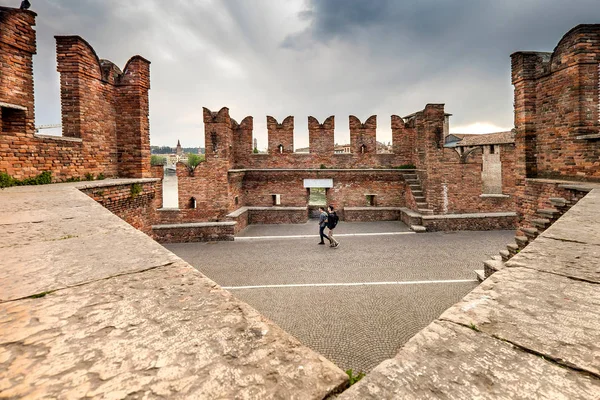 Verona, İtalya - 04 Nisan 2017: Cityscape Verona, Veneto — Stok fotoğraf