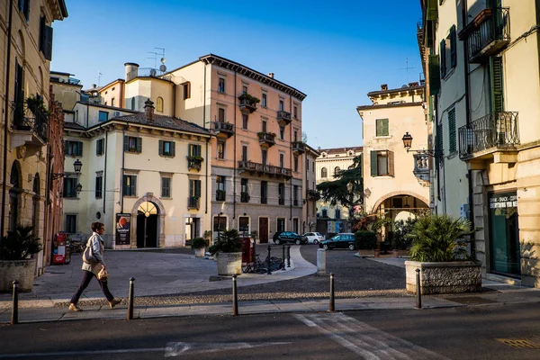 Verona, Itálie - 04 duben 2017: Panoráma města Verona, Veneto — Stock fotografie