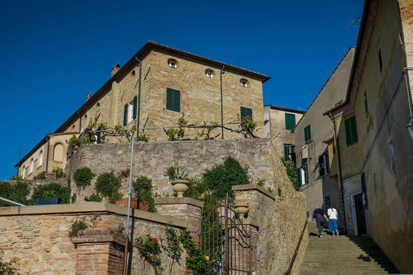 Guardistallo, Pisa, Italië - historische Toscane gehucht — Stockfoto