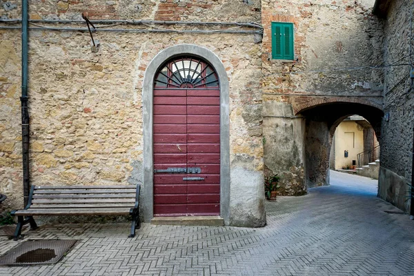 Montescudaio, Pisa, Toscana, Itália, vista da antiga aldeia — Fotografia de Stock