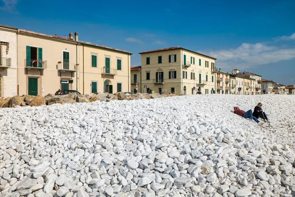 Marina Di Pisa, Itálie - Avril 24, 2017: Výhled na moře a — Stock fotografie