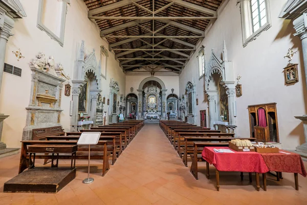 VOLTERRA, TUSCANÍA - 21 de mayo de 2017 - Iglesia de San Francisco, inte — Foto de Stock