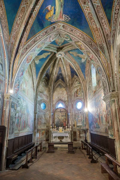 Volterra, Toskánsko - 21. května 2017 - kostel svatého Františka, inte — Stock fotografie